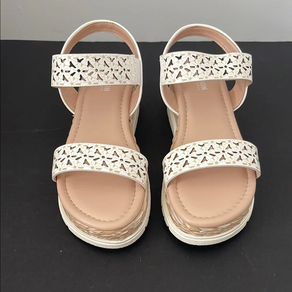 NWT Reaction Kenneth Cole Big Kids White Laser-Cut Slingback Platform Sandals 5